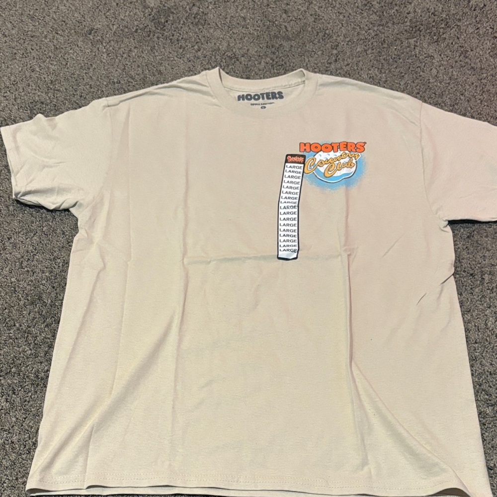 Hooters Tee Shirt